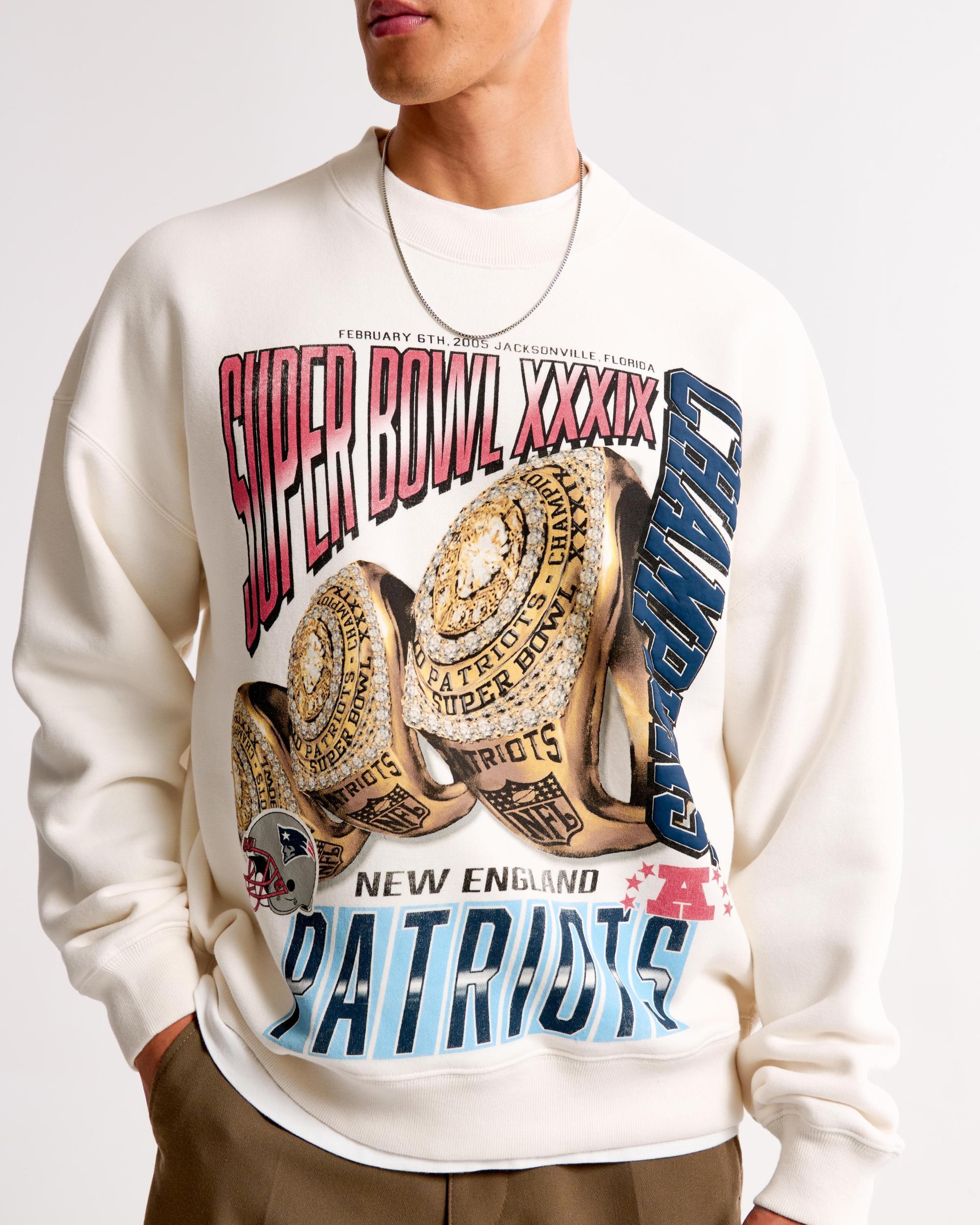 Minnesota Vikings Graphic Crew Sweatshirt Product Image