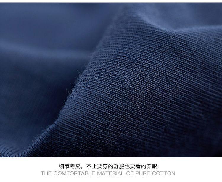 Long-Sleeve Round Neck Chinese Character Print Tee Product Image