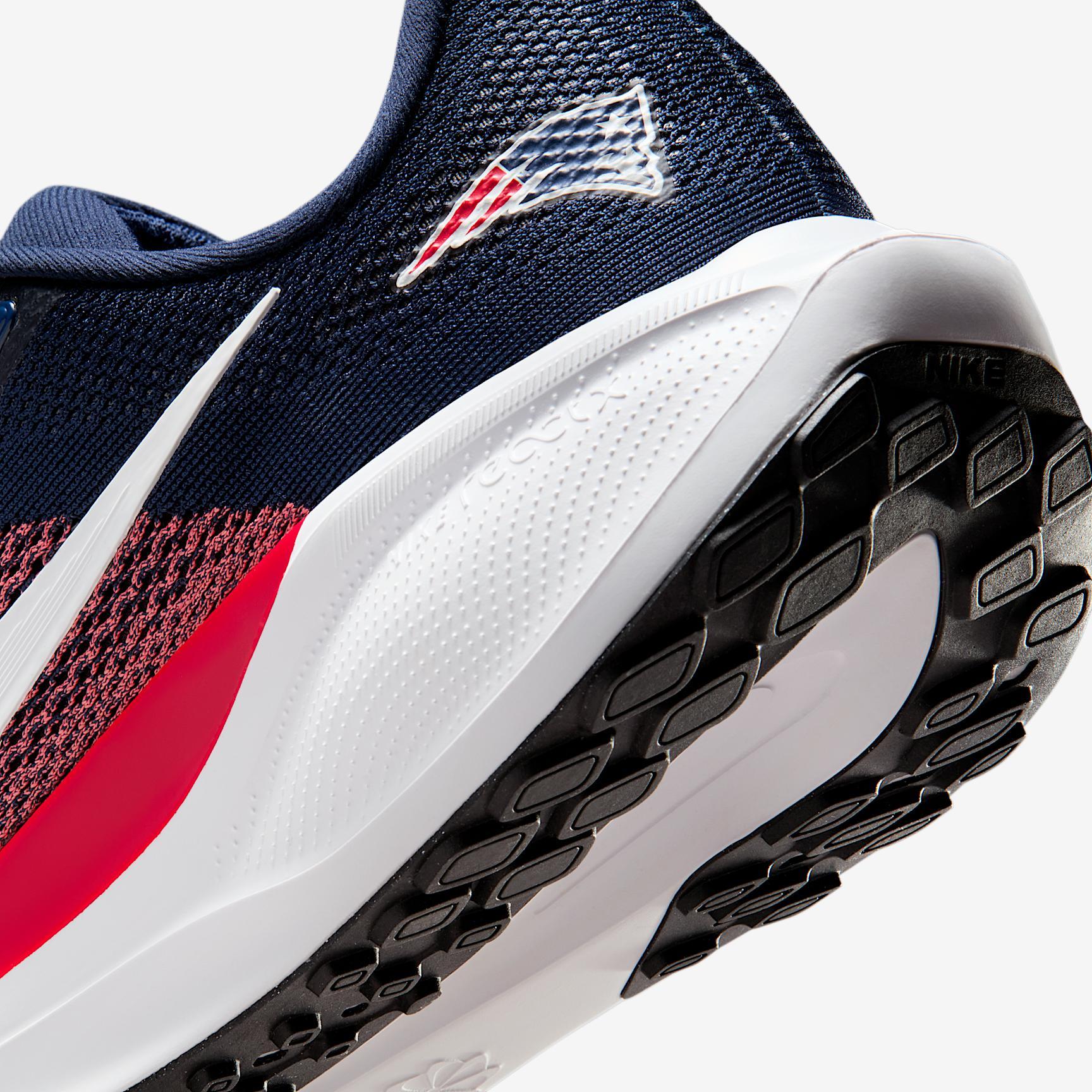 New England Patriots Pegasus 41 Men's Nike NFL Road Running Shoes Product Image
