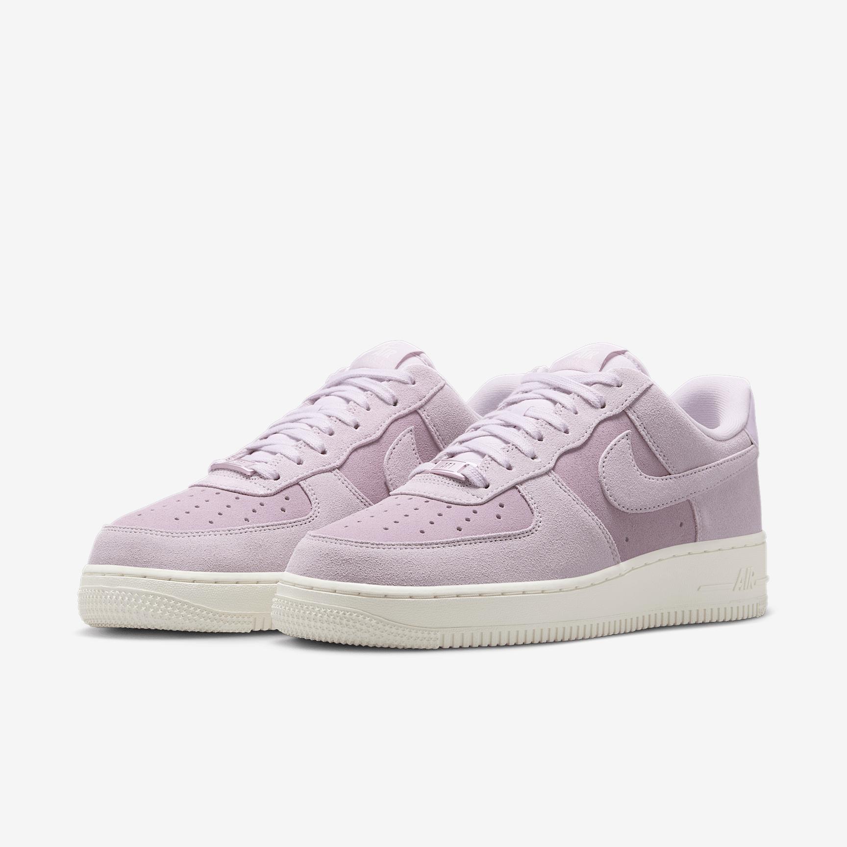 Nike Women's Air Force 1 '07 Shoes Product Image