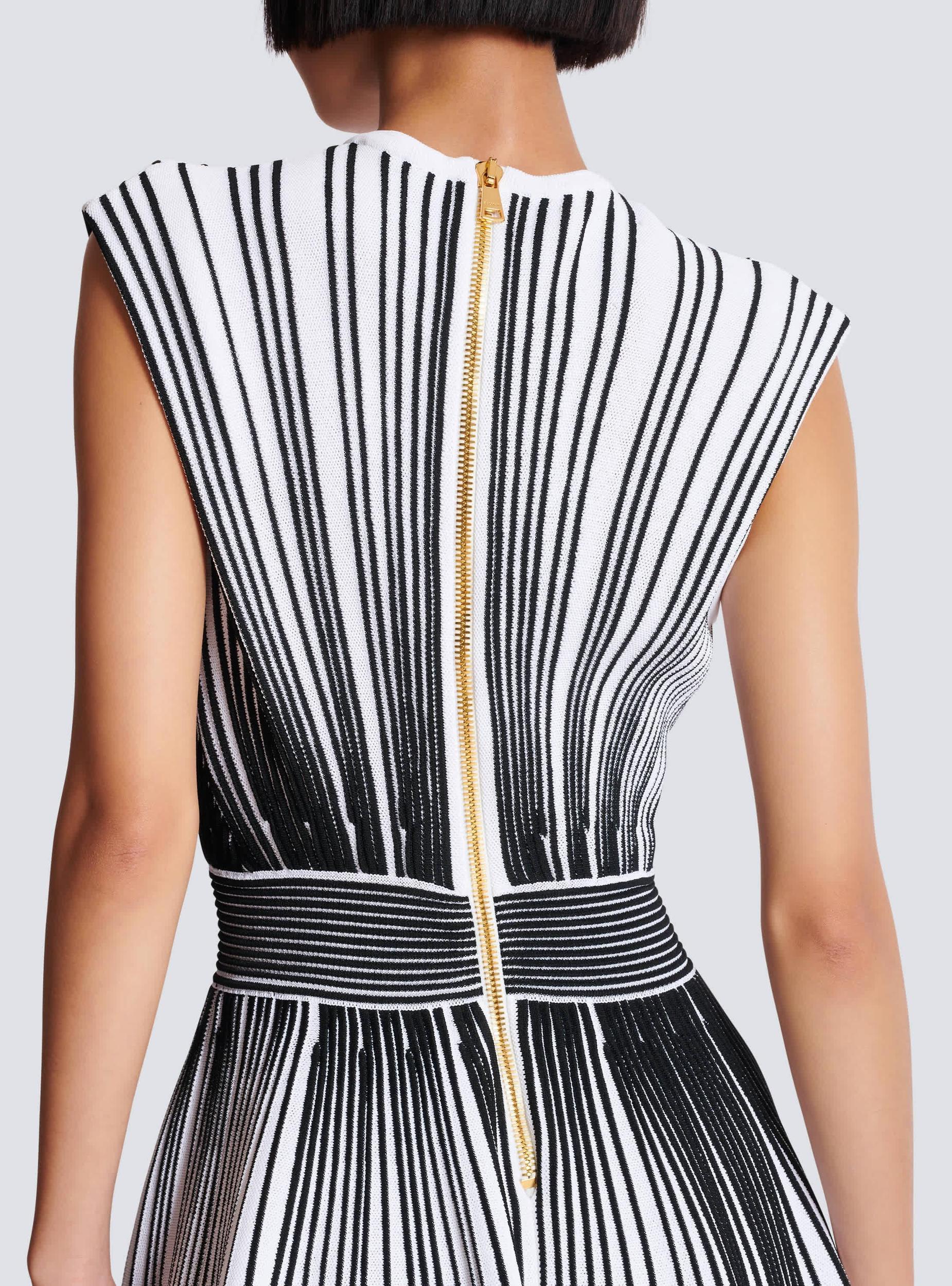 Two-tone flared knit dress Product Image