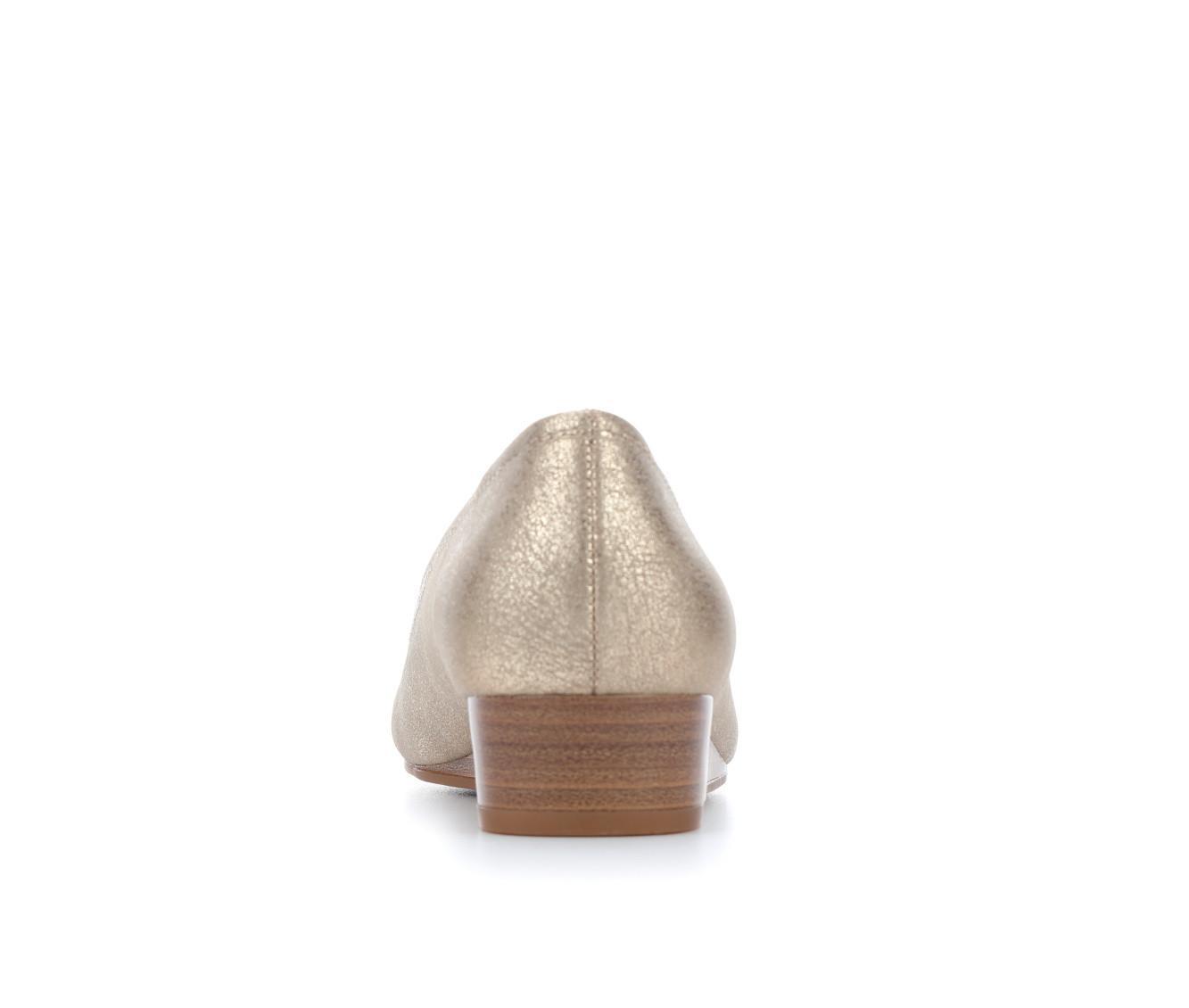 Women's Baretraps Covette Casual Flats Product Image