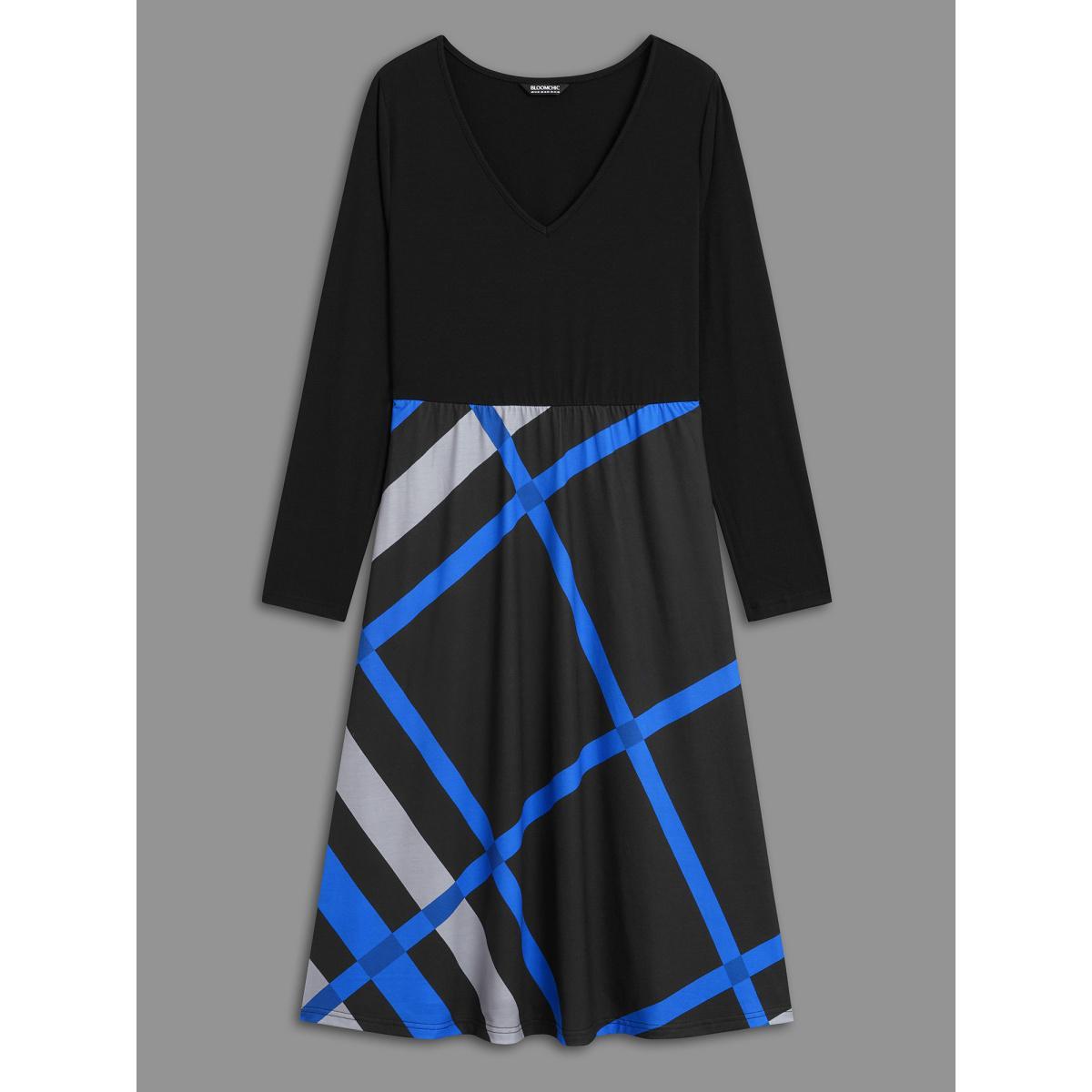Plus Size Crew Neck Colorblock Contrast Striped Pocket Dress Black Women Casual Patchwork Knit Dresses Bloomchic 14-16/1X Product Image