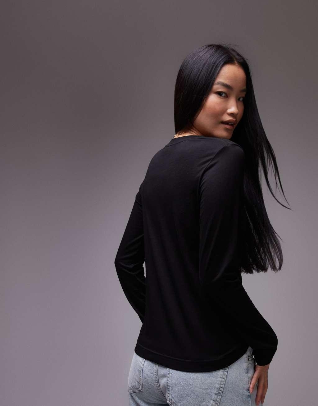 ARKET long sleeve t-shirt in black Product Image