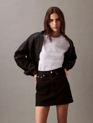 Calvin Klein Women's Standard Logo Boxy Fit Crewneck T-Shirt - White - L Product Image