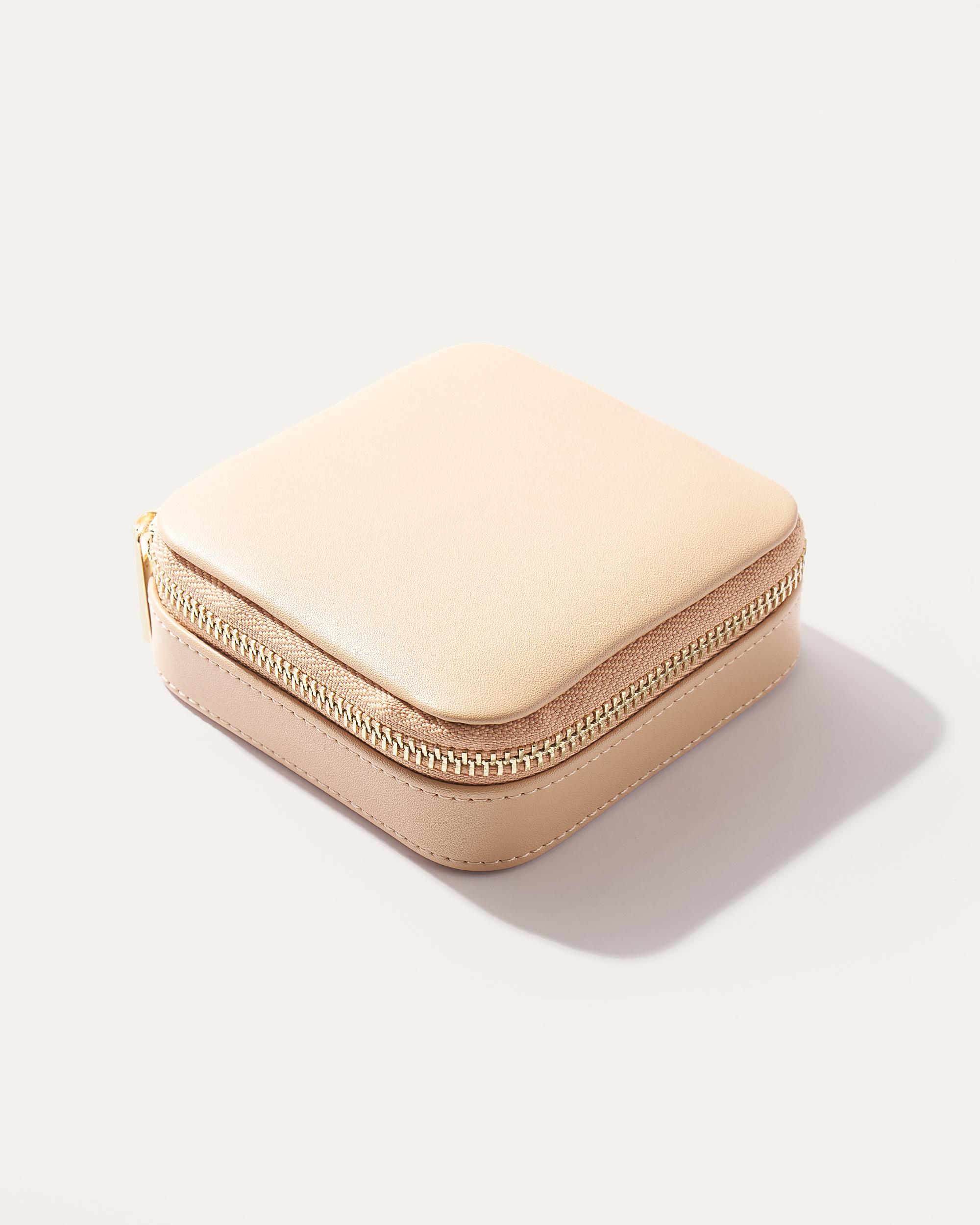 Quince | Women's Leather Jewelry Travel Case Product Image