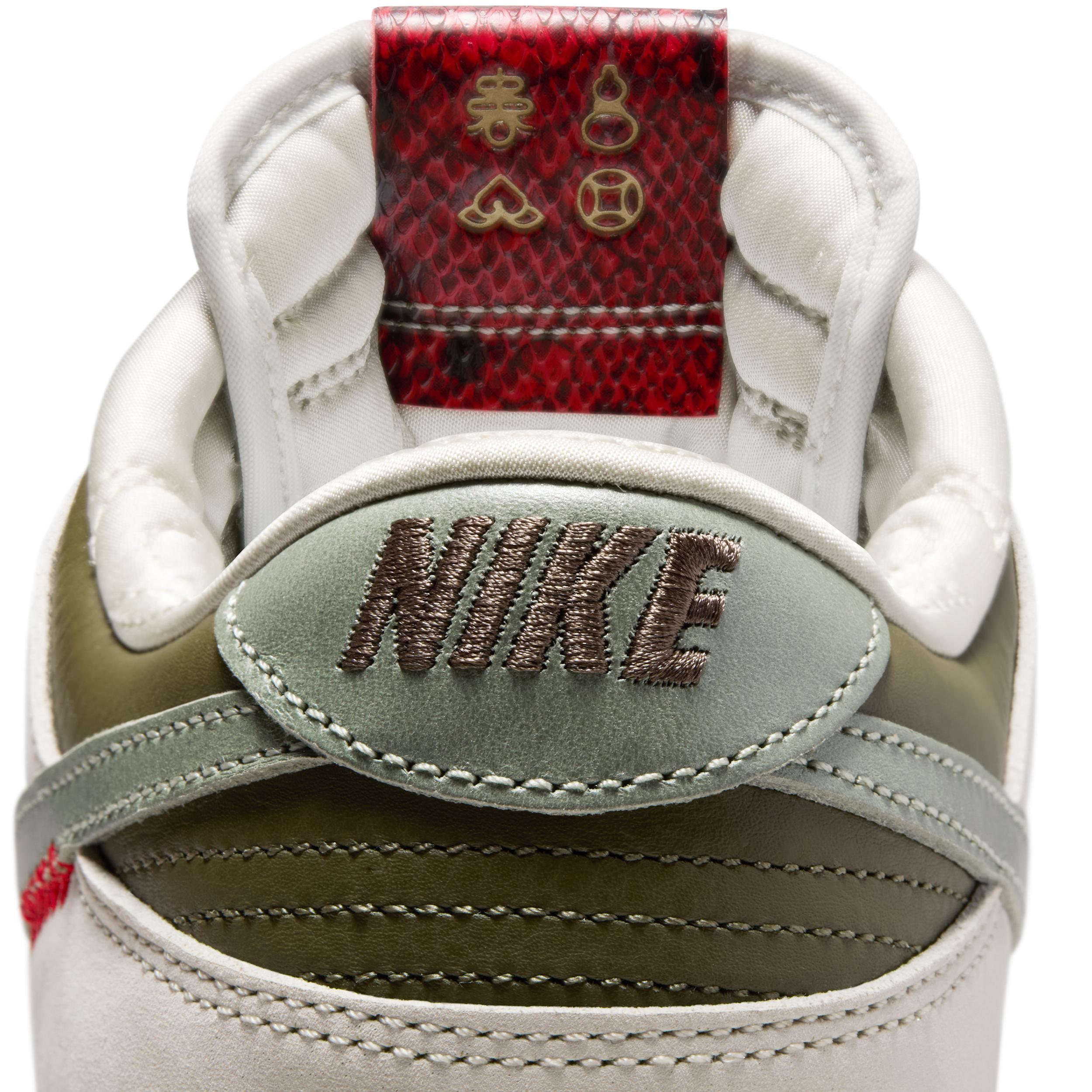 Nike Men's Dunk Low Retro Shoes Product Image