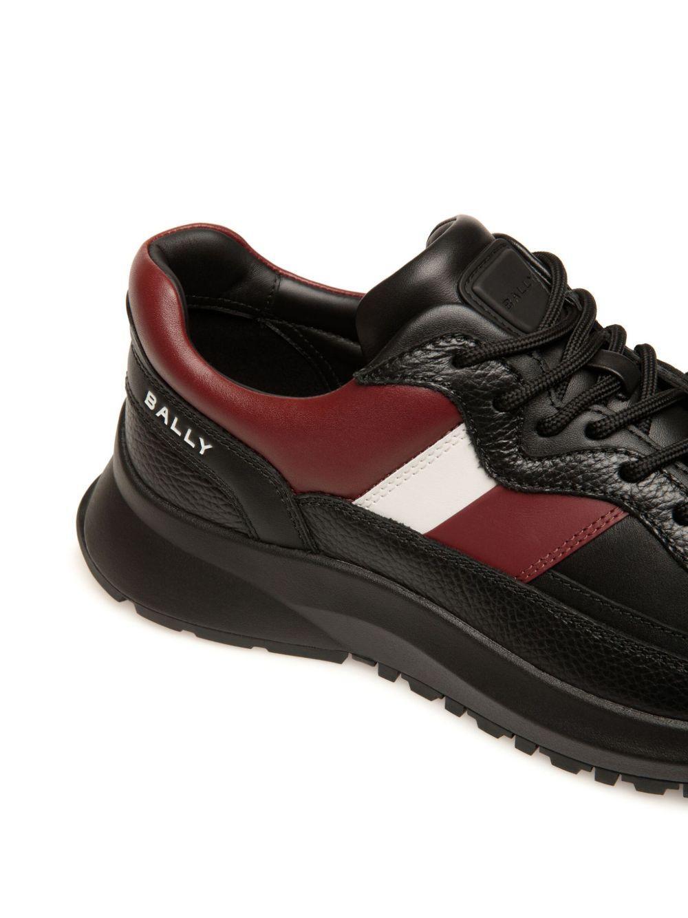 Outline sneakers Product Image