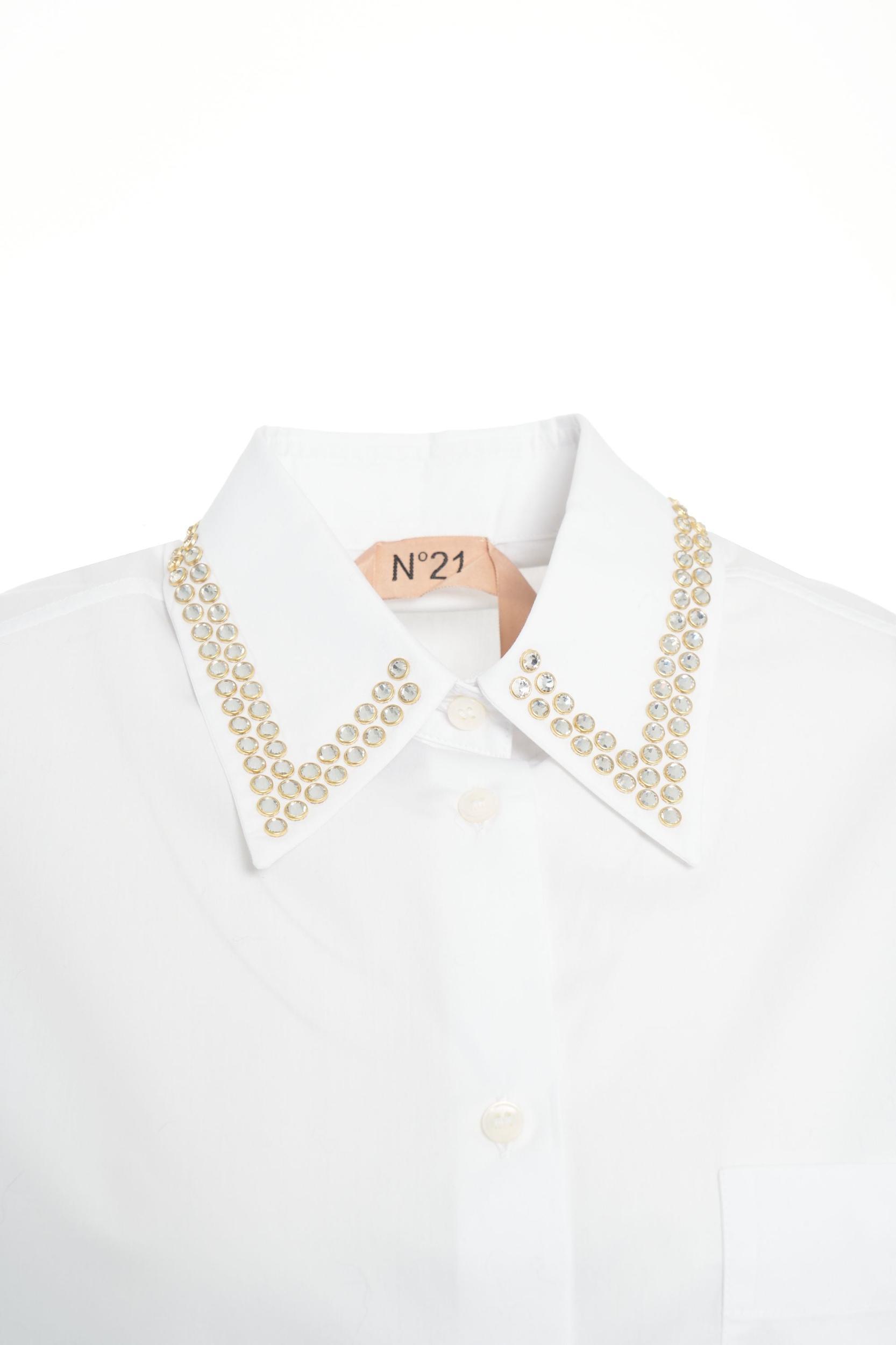 Blouse with embroideries Product Image