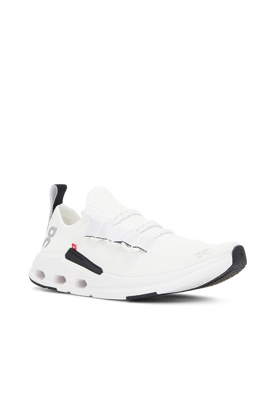 Cloudeasy Sneaker On Product Image