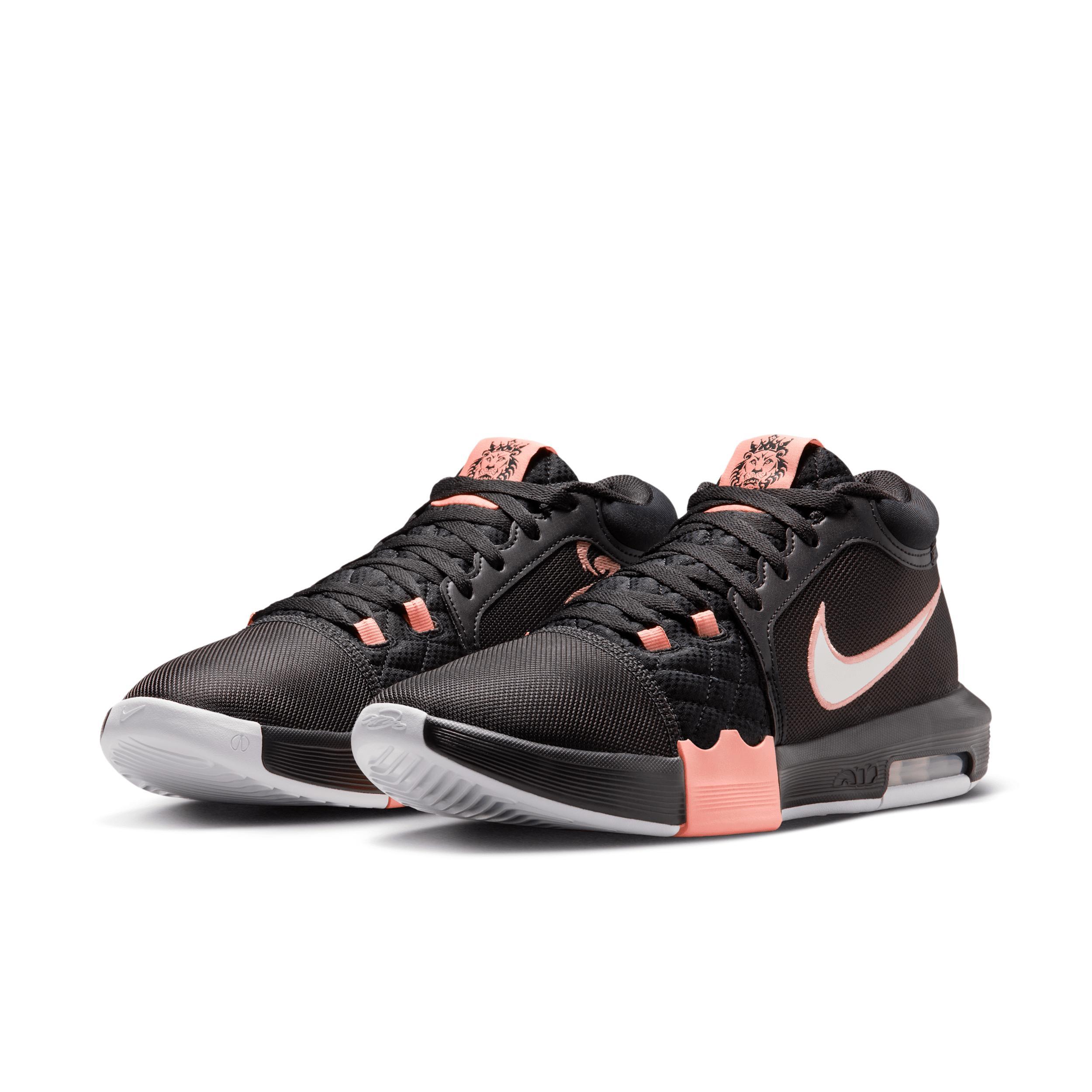 Nike Men's LeBron Witness VIII Basketball Shoes Product Image
