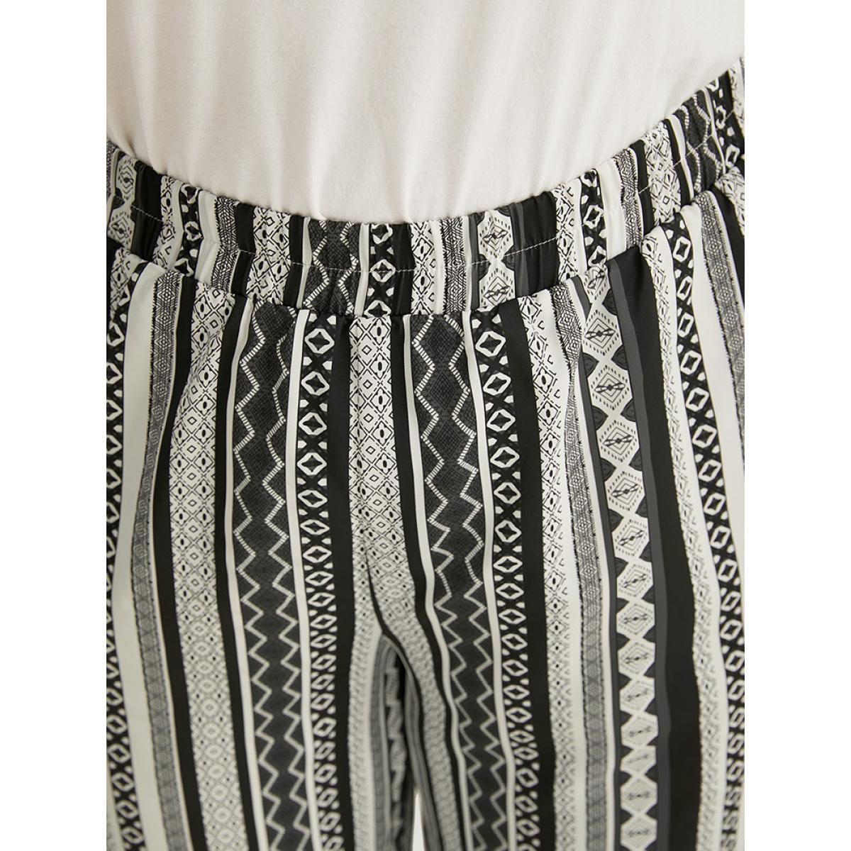 Plus Size Bandana Print Elastic Waist Pocket Pants Women Black Resort Wide Leg High Rise Vacation Pants BloomChic 18-20/2X Product Image