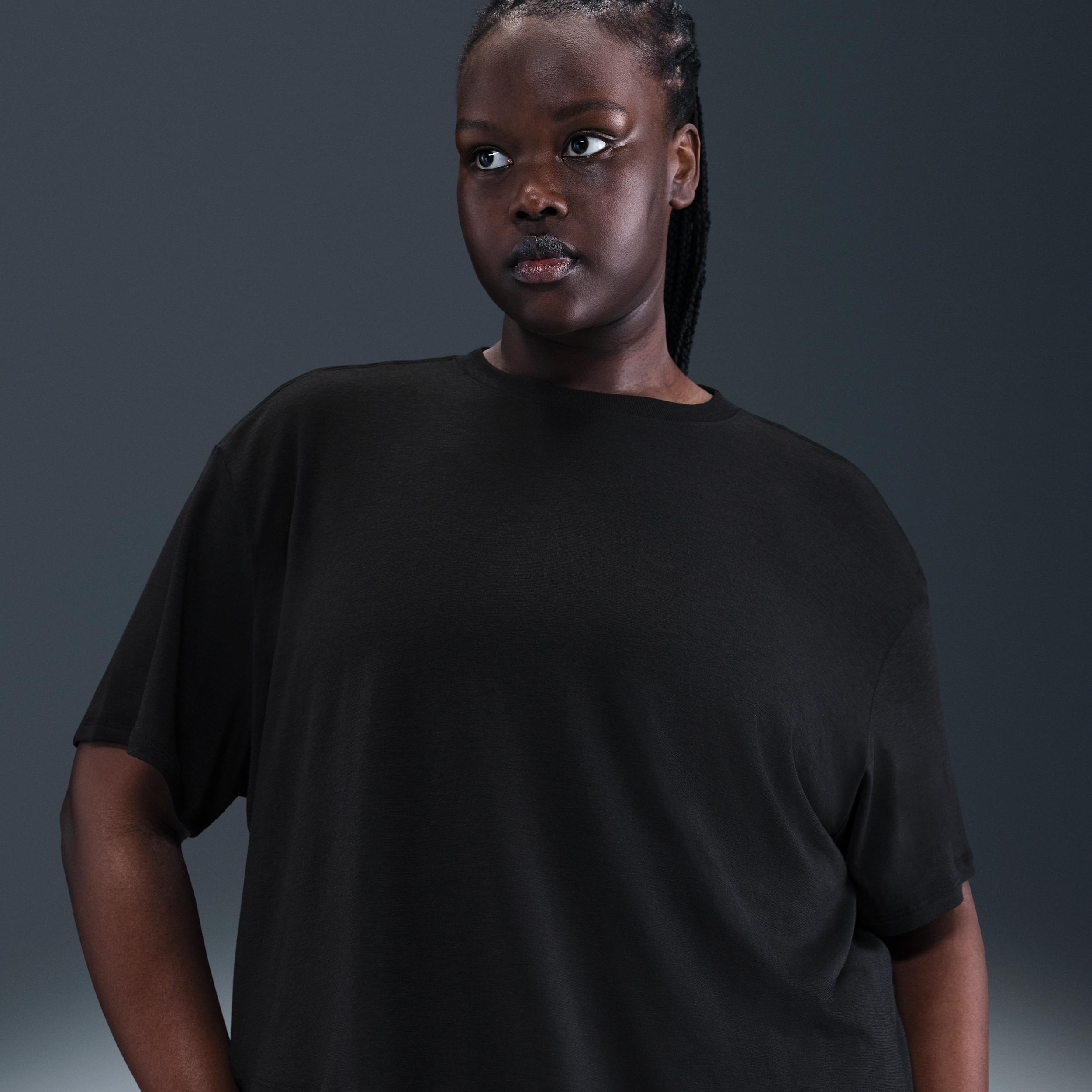 Nike Women's One Relaxed Dri-FIT Cropped Short-Sleeve Top (Plus Size) Product Image
