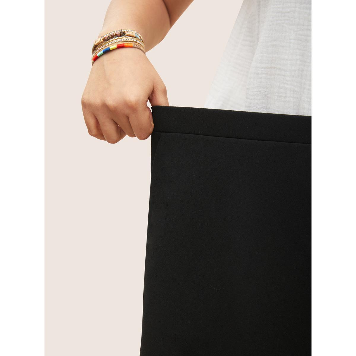 Plus Size Laser Cut Elastic Waist Scalloped Trim Shorts Women Black Elegant Non Loose Everyday Shorts BloomChic 12/L Product Image