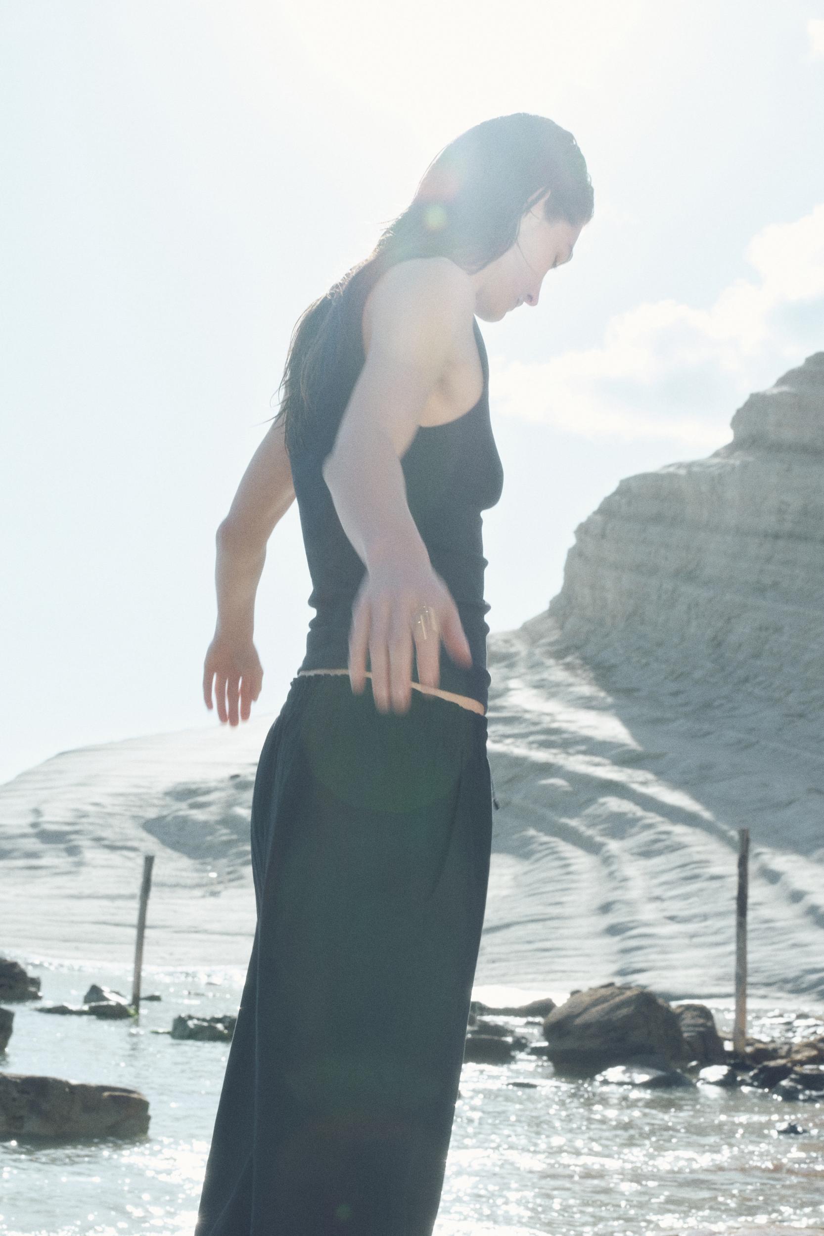 Linen-Blend Crop Pants Product Image