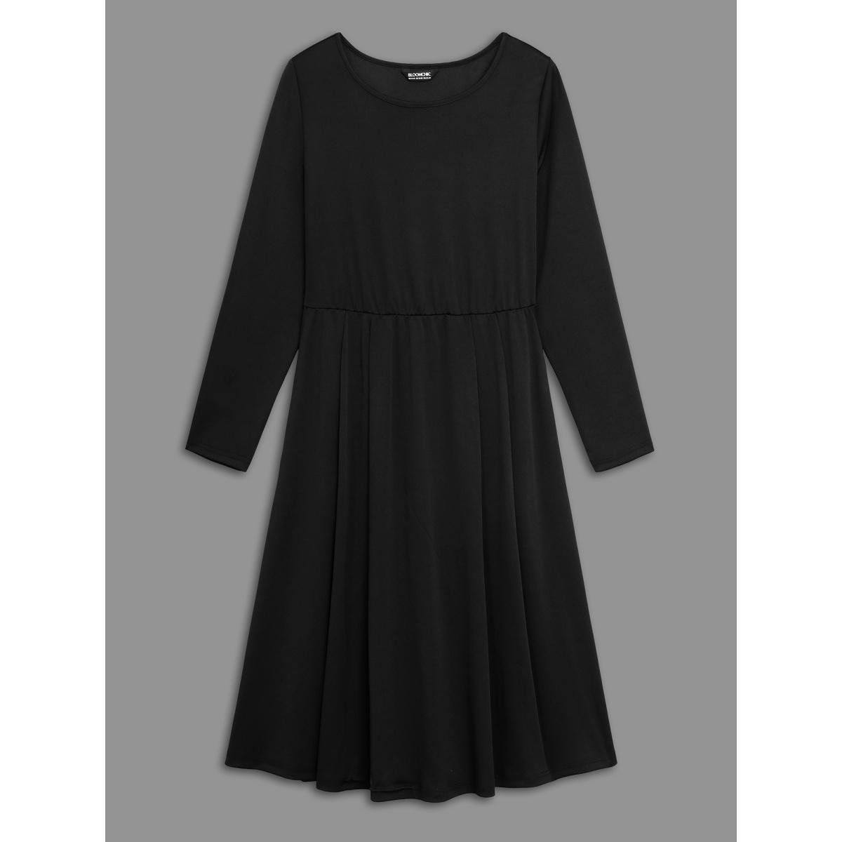 Plus Size Round Neck Elastic Waist Pleated Dress Black Women At the Office Pleated Round Neck Long Sleeve Curvy BloomChic 30/6X Product Image