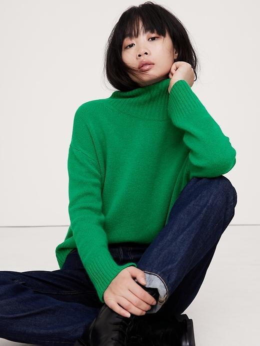 Oversized Cashmere Turtleneck Sweater Product Image