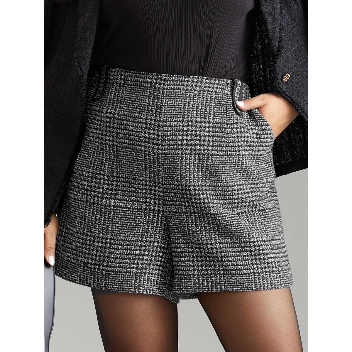 Plus Size Gingham Brushed Pocket Elastic Waist Shorts Women Black Office Lined Work Shorts BloomChic 30/6X Product Image
