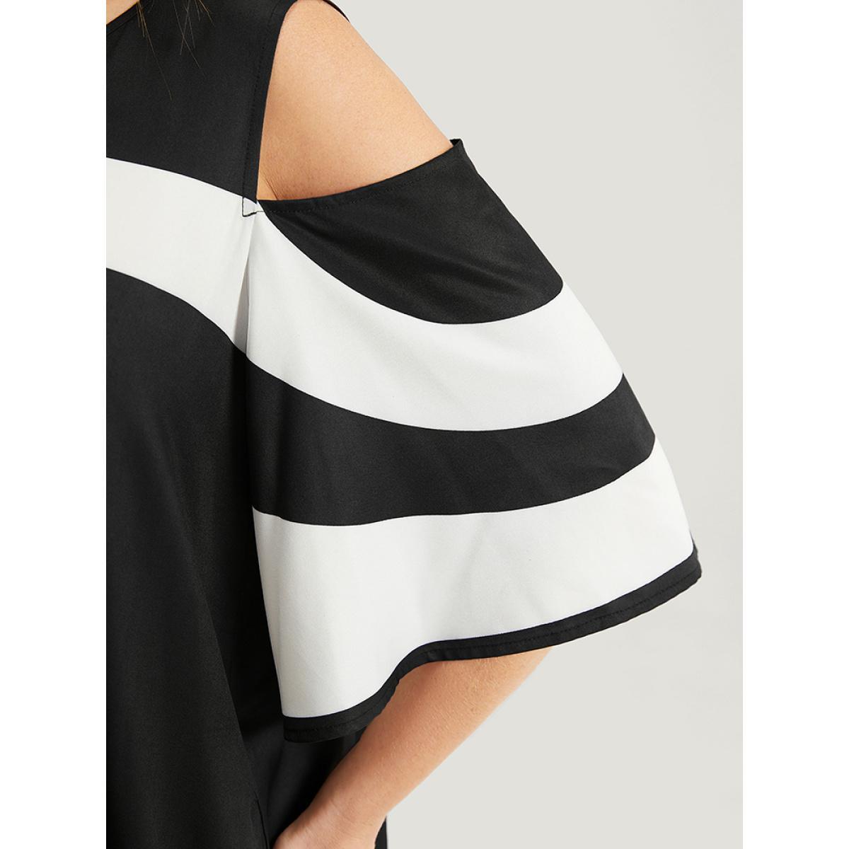 Plus Size Colorblock Contrast Pocket Cold Shoulder Dress Black Women Elegant Contrast Cold Shoulder Half Sleeve Curvy Knee Dress BloomChic 22-24/3X Product Image