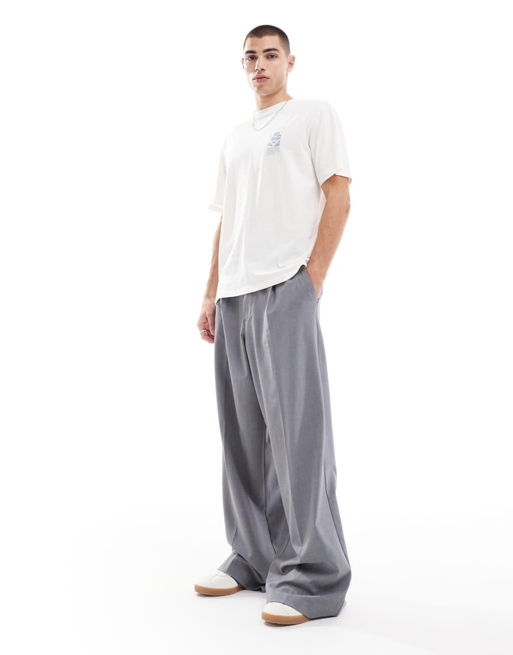 ONLY & SONS oversized T-shirt with mountain back print in white Product Image