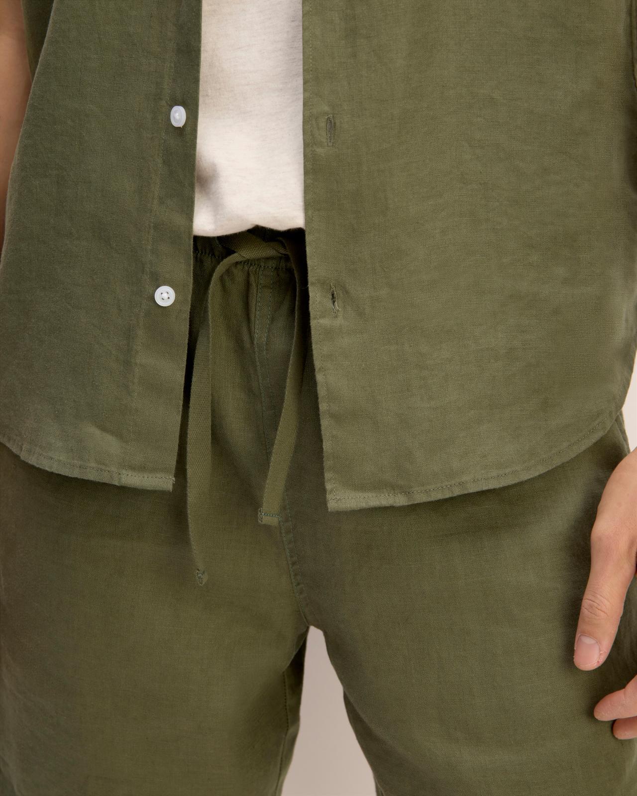 The Classic Short-Sleeve Shirt in Linen Product Image