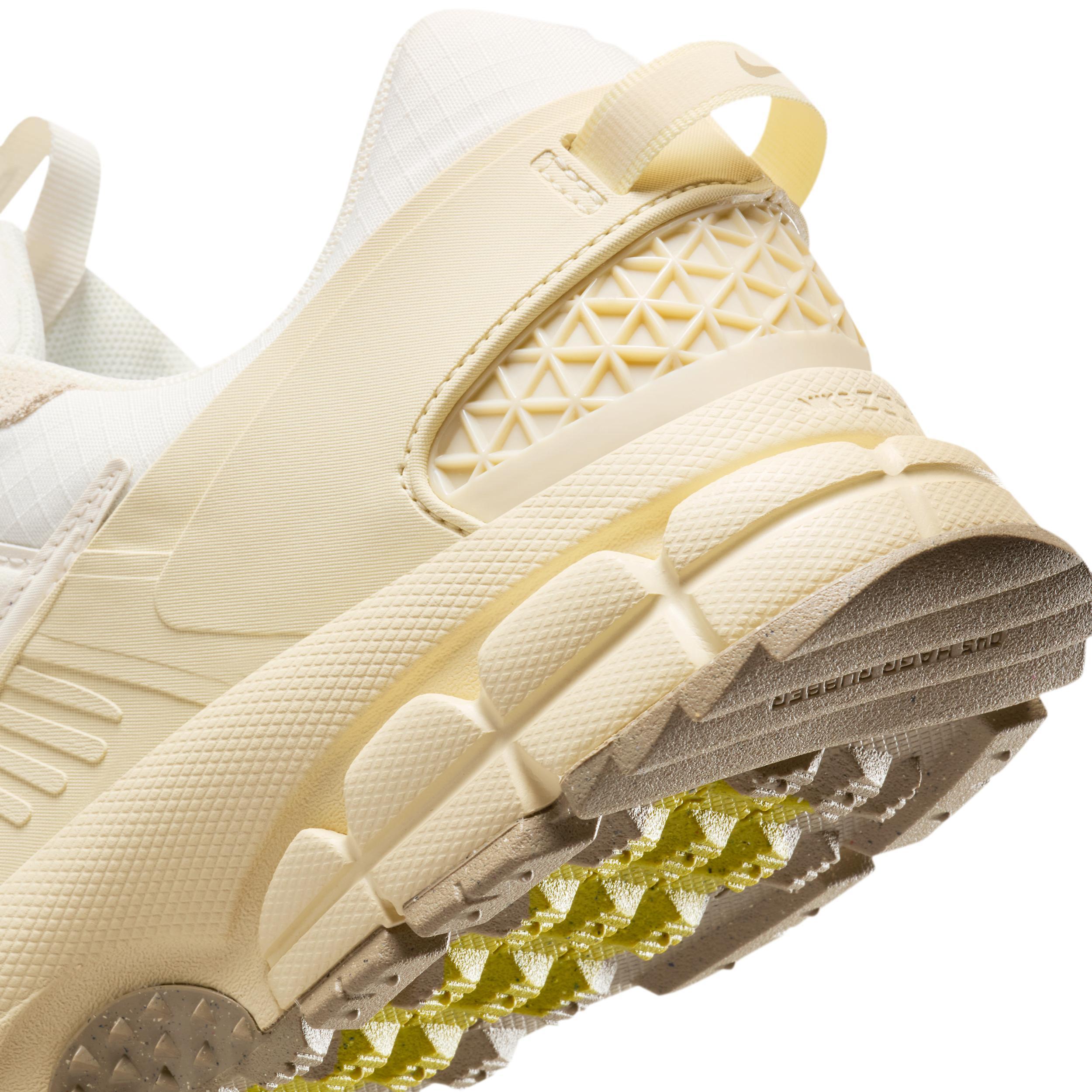 Nike Mens Zoom Vomero Roam Casual Shoes in College Grey/Vast Grey/White Product Image