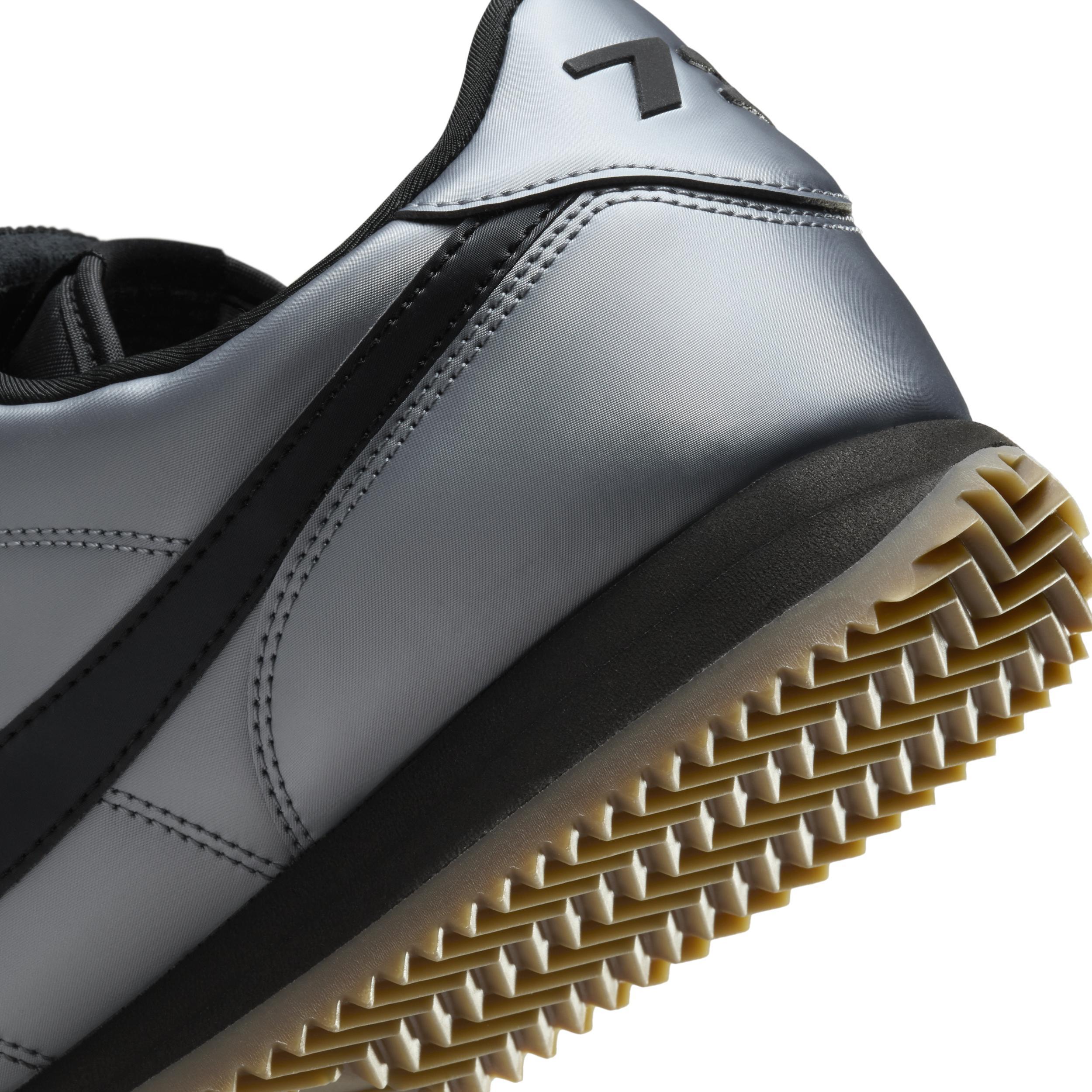 Nike Men's Cortez SE Shoes Product Image