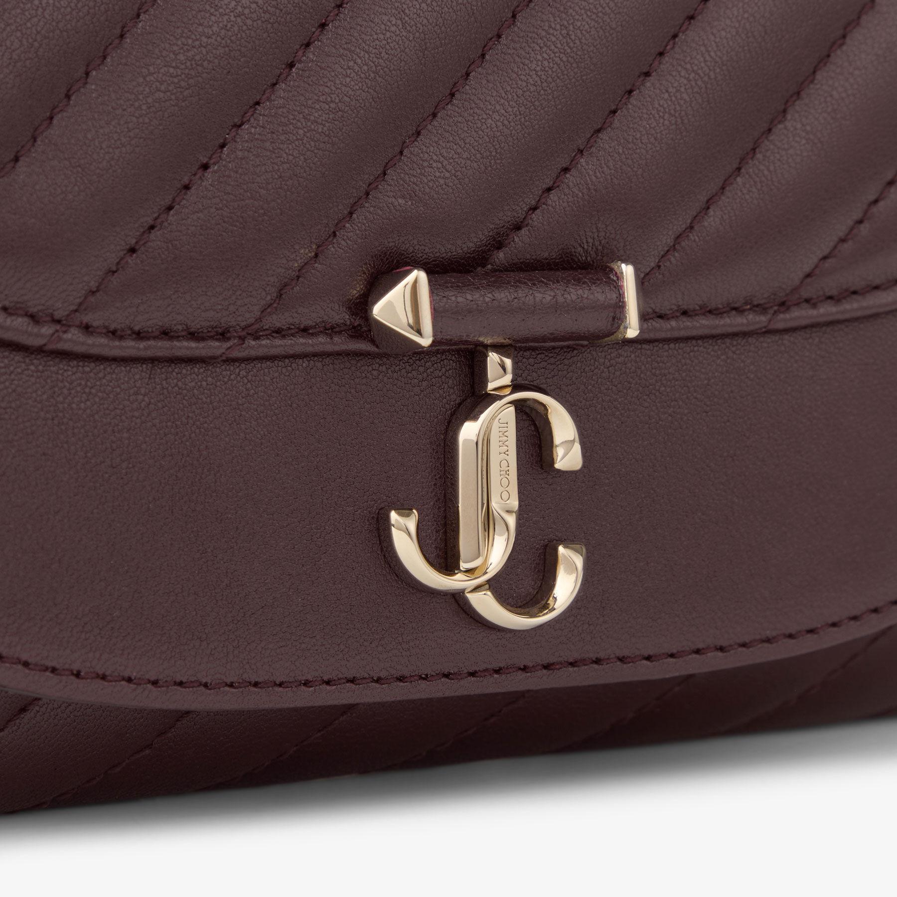 Curve Wallet With Chain Product Image