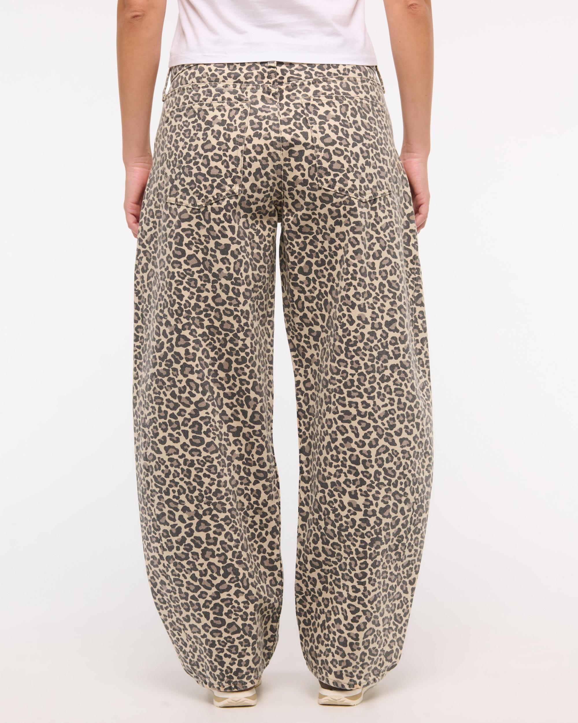 Curve Love Mid Rise Barrel Jean Product Image