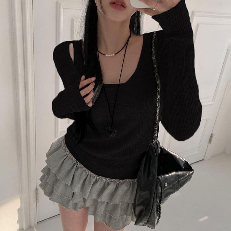 Set: Long-Sleeve Scoop Neck Plain Ribbed T-Shirt + Tank Top Product Image
