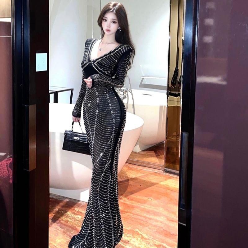 Long-Sleeve V-Neck Striped Sequin Maxi Mermaid Dress Product Image