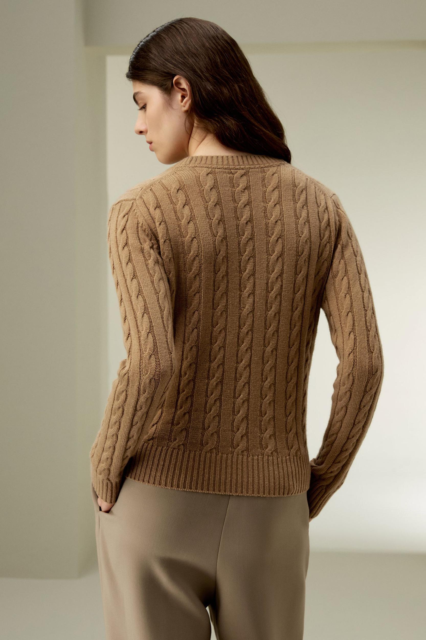 Classic Cable Knit Sweater with Ribbed Edges Product Image