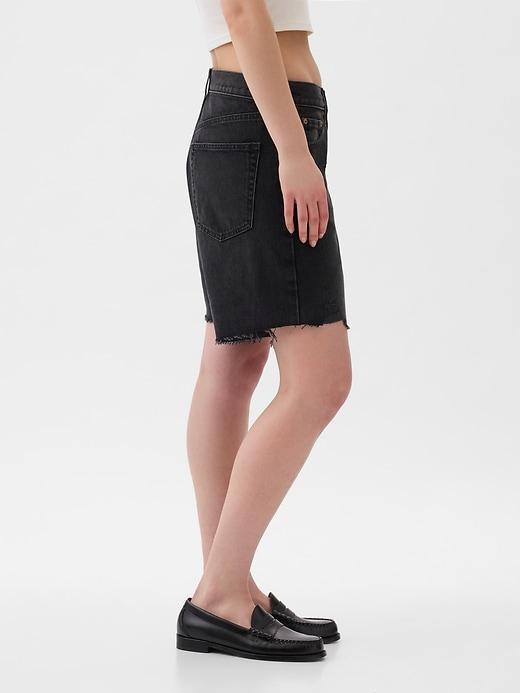 8" Mid Rise '90s Loose Denim Bermuda Shorts Product Image