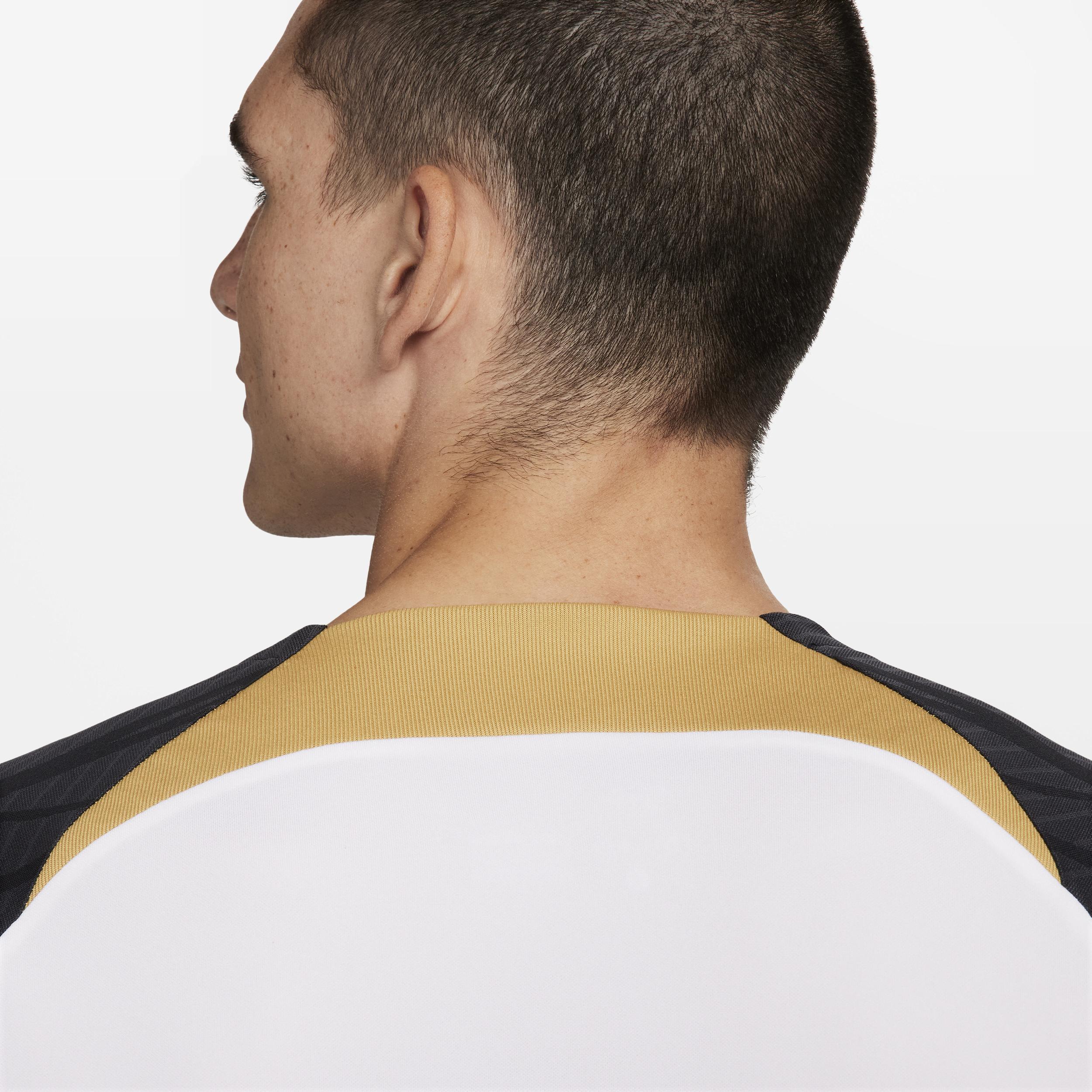 Mens Nike White Chelsea 2023/24 Strike Training Top - White Product Image