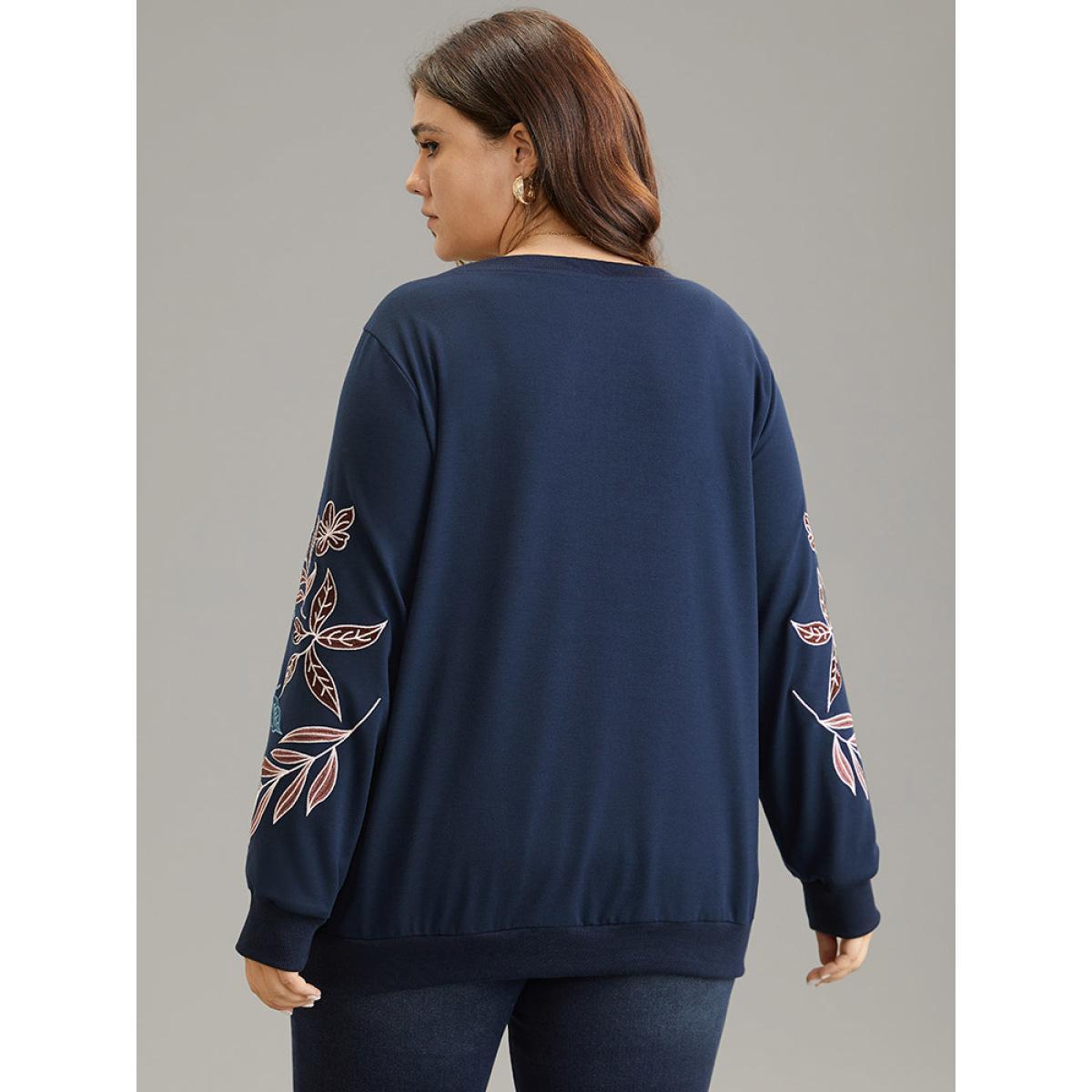 Plus Size Plants Embroidered Rib Knit Crew Neck Sweatshirt Women Navy Elegant Rib Knit Round Neck Dailywear Sweatshirts BloomChic 28/5X Product Image