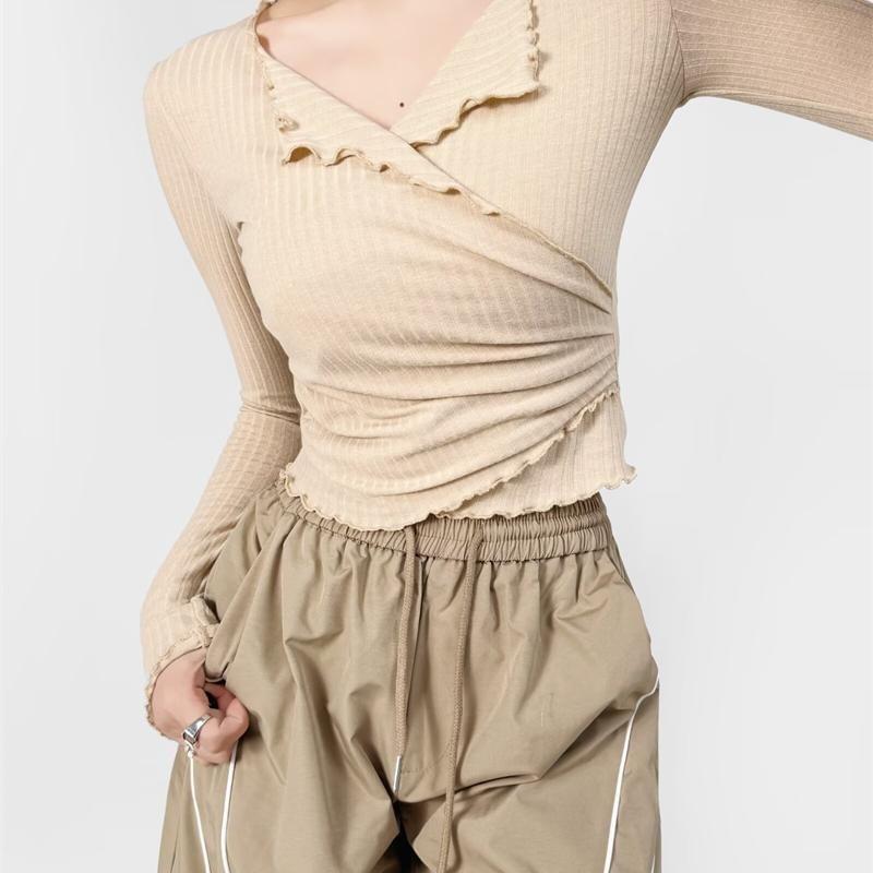 Long-Sleeve Plain Asymmetrical Lettuce Edge Ribbed Cropped Tee Product Image