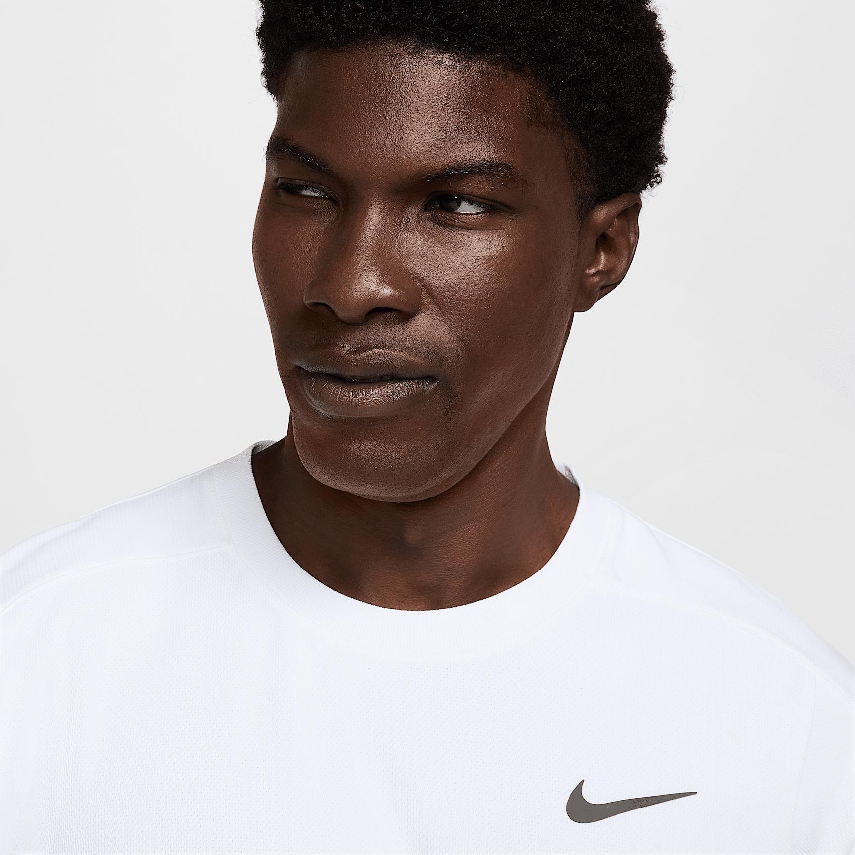 NikeCourt Slam Men's Dri-FIT Tennis Top Product Image