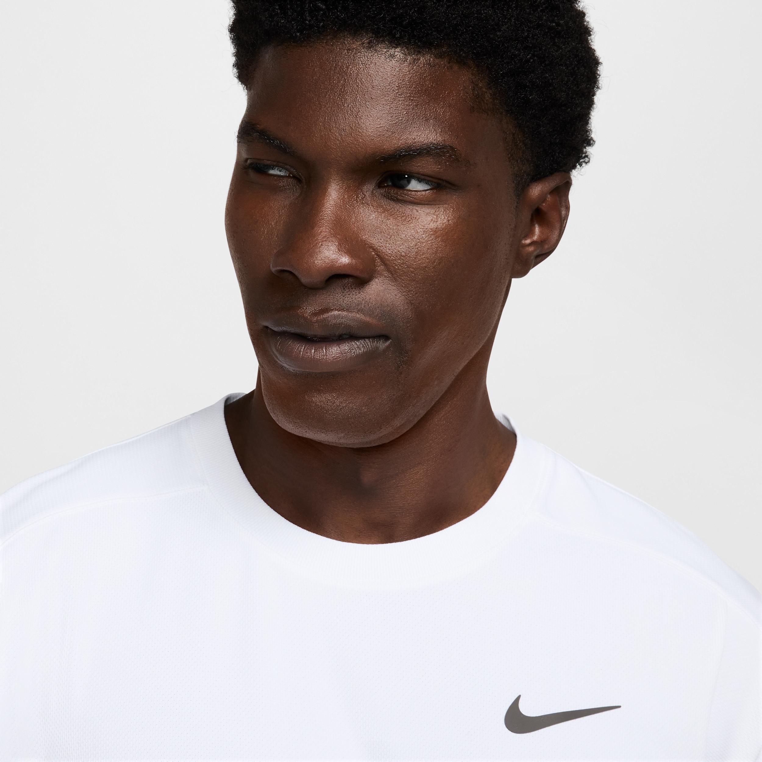 NikeCourt Slam Men's Dri-FIT Tennis Top Product Image