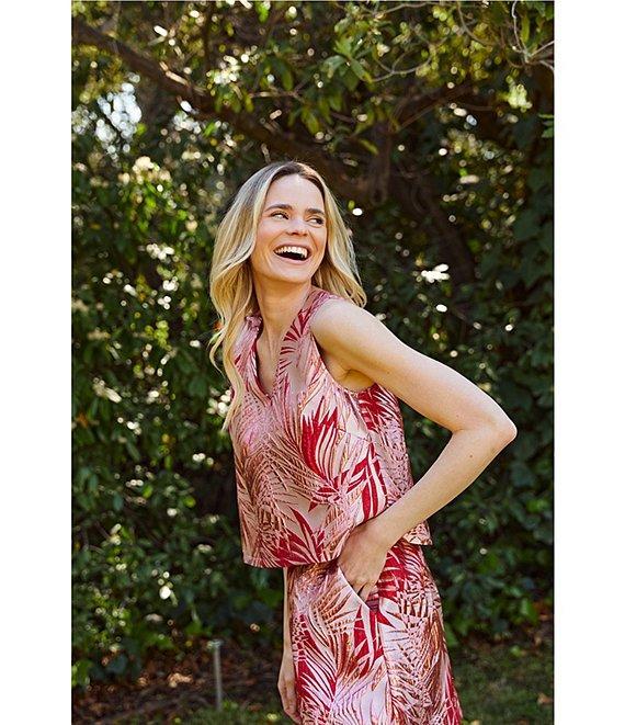 Buru Le V Mod Palm Brocade Cropped V-Neckline Sleeveless Coordinating Top Product Image