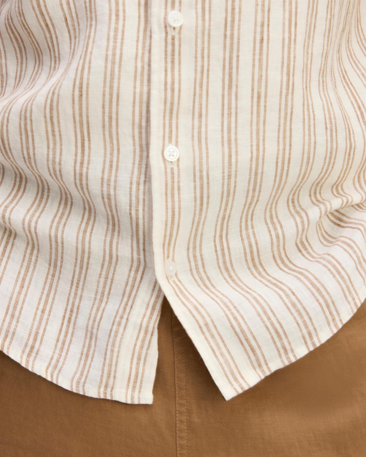 The Classic Short-Sleeve Shirt in Linen Product Image