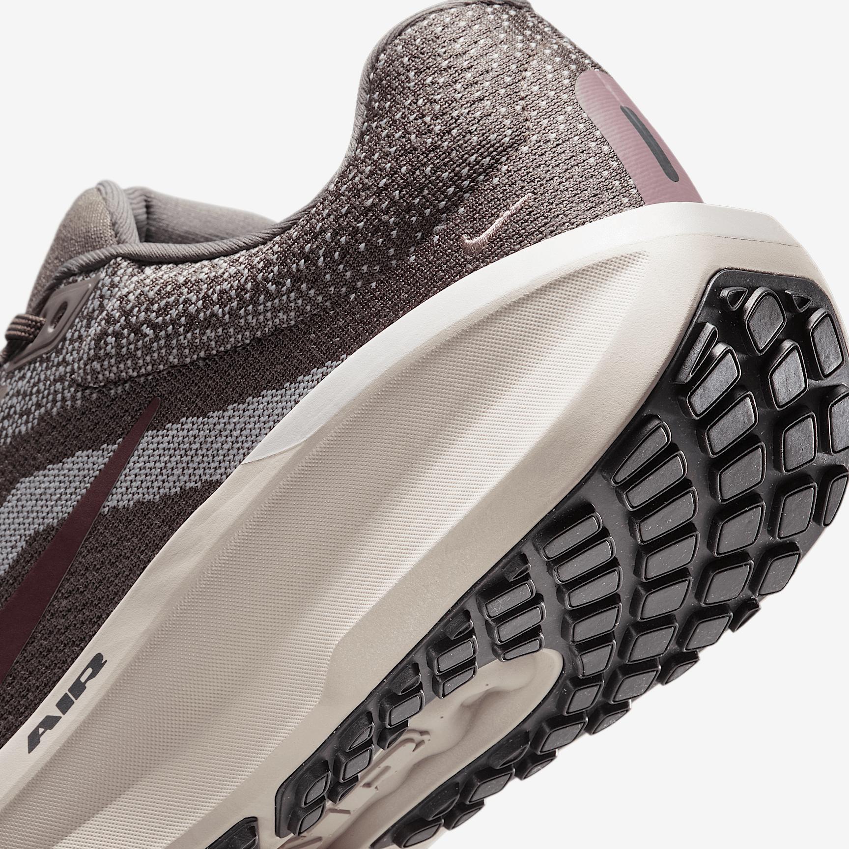 Nike Men's Winflo 11 Road Running Shoes Product Image