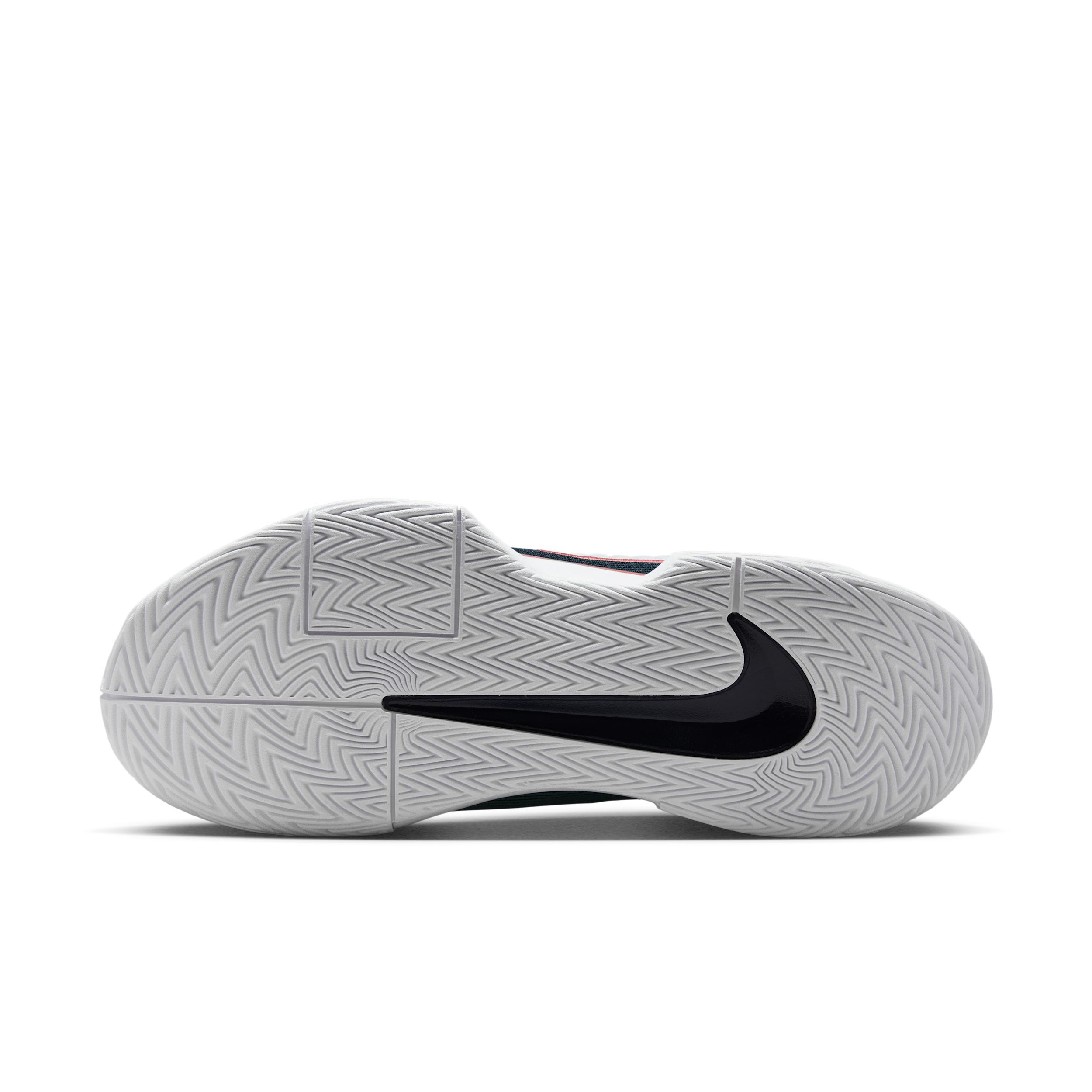 Nike Men's GP Challenge Pro Hard Court Tennis Shoes Product Image