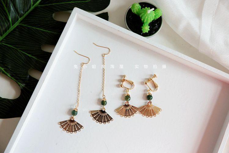 Metallic Fan Drop Earring Product Image