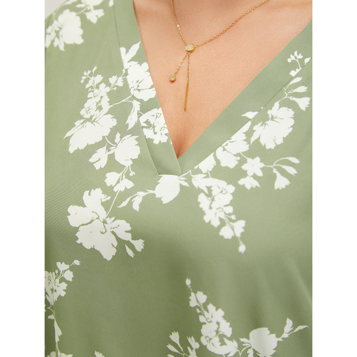 Plus Size Mint Floral Knot Sleeve V Neck Blouse Women Elegant Short sleeve V-neck Dailywear Blouses BloomChic 30/6X Product Image