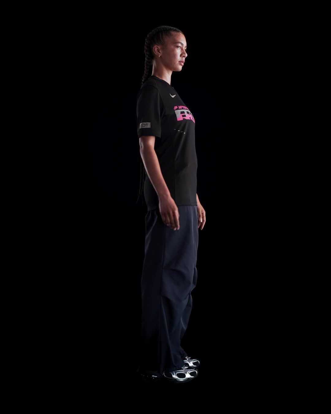 Nike After Dark Tour Women's Dri-FIT Graphic Running Jersey Product Image