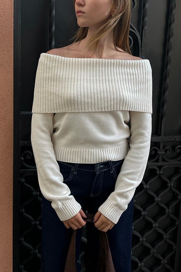 Off shoulders sweater Product Image