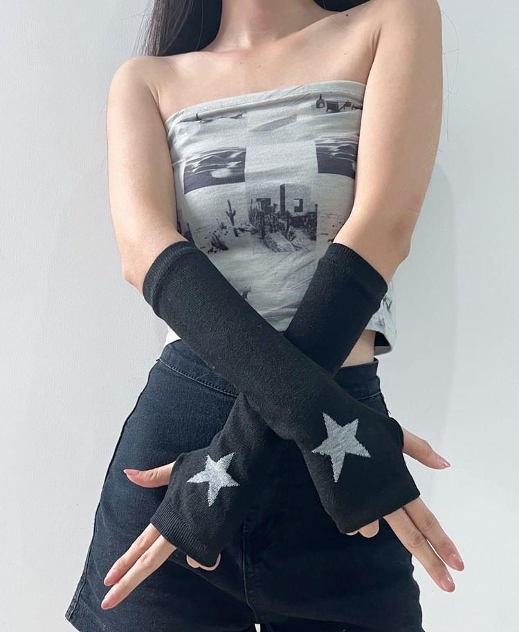 Print Knitted Fingerless Gloves Product Image