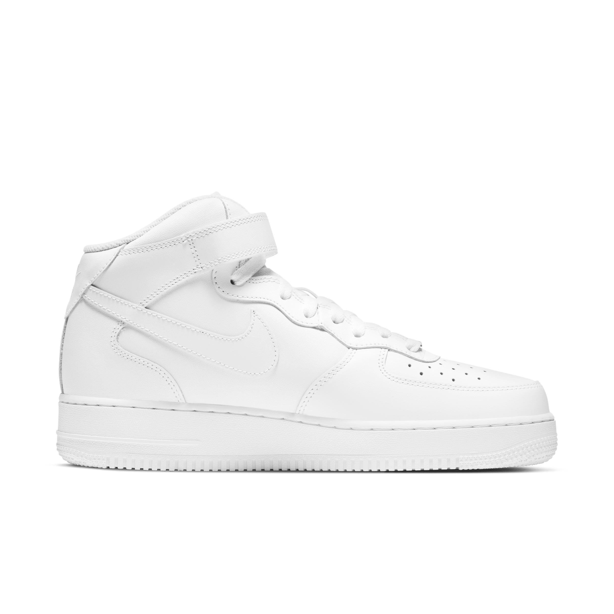Nike Men's Air Force 1 Mid '07 Shoes Product Image
