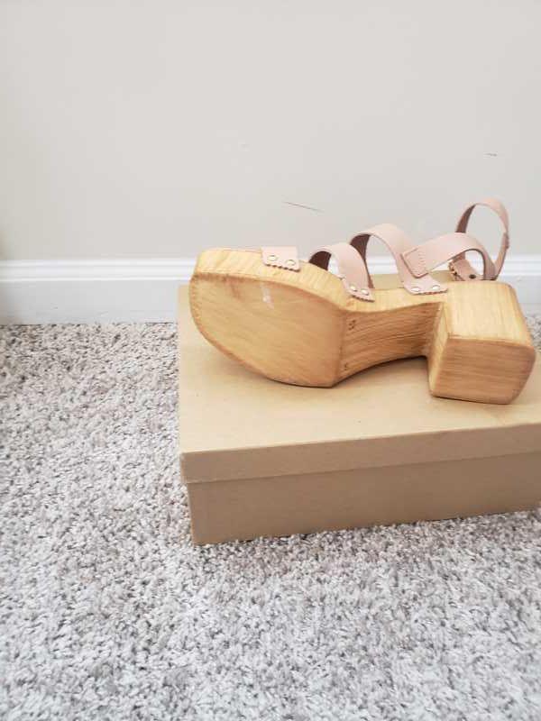 COVE NATURAL LEATHER - SM REBOOTED Female Product Image