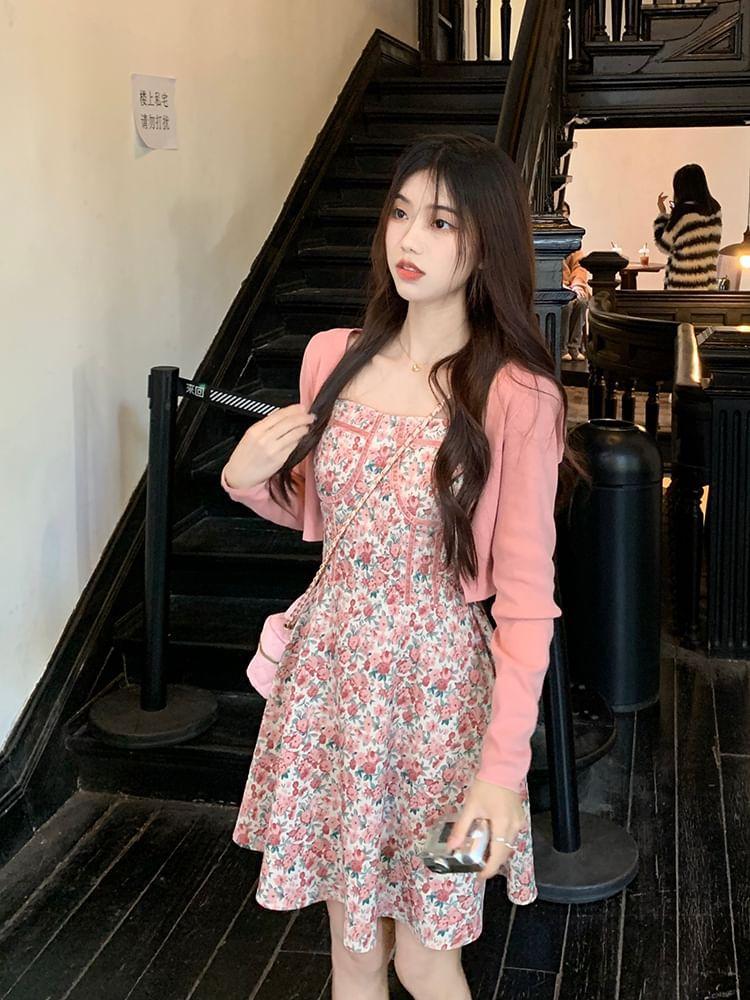 Spaghetti Strap Square Neck Floral Print Mini A-Line Dress / Plain Open Front Crop Cardigan Product Image
